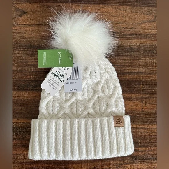 NWT Cream Pom Pom Winter Beanie - Picture 2 of 2